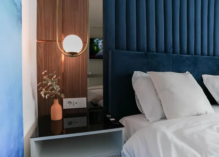 White אפורי נורד